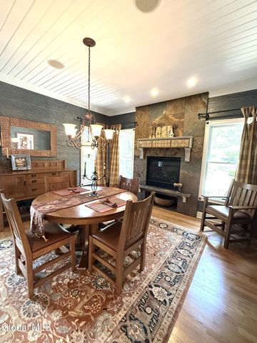 164 Kennewyck Circle, Guilderland, NY 12159