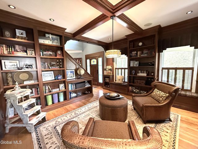 164 Kennewyck Circle, Guilderland, NY 12159