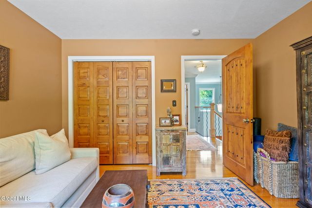 164 Kennewyck Circle, Guilderland, NY 12159