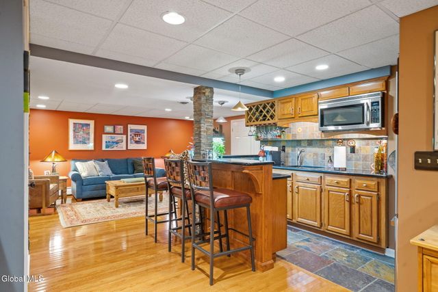 164 Kennewyck Circle, Guilderland, NY 12159