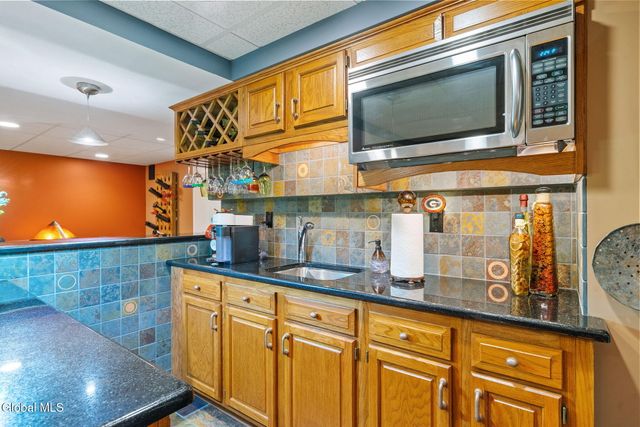 164 Kennewyck Circle, Guilderland, NY 12159