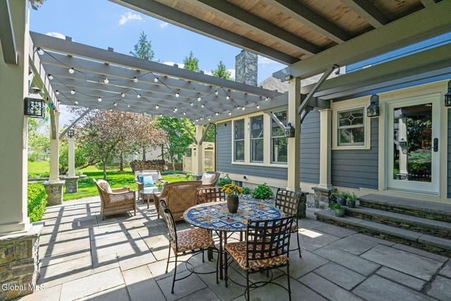 164 Kennewyck Circle, Guilderland, NY 12159