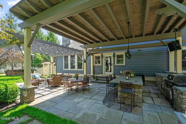 164 Kennewyck Circle, Guilderland, NY 12159
