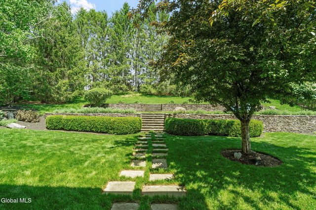 164 Kennewyck Circle, Guilderland, NY 12159