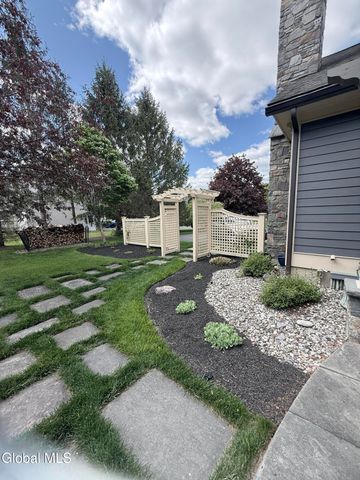 164 Kennewyck Circle, Guilderland, NY 12159