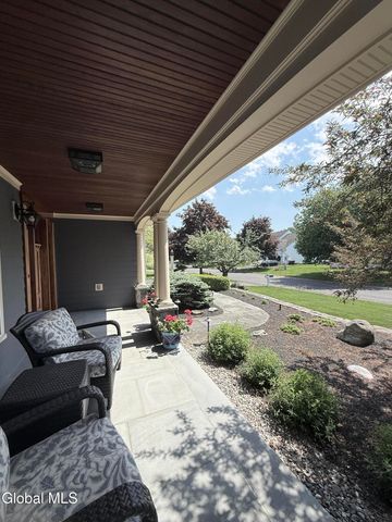 164 Kennewyck Circle, Guilderland, NY 12159