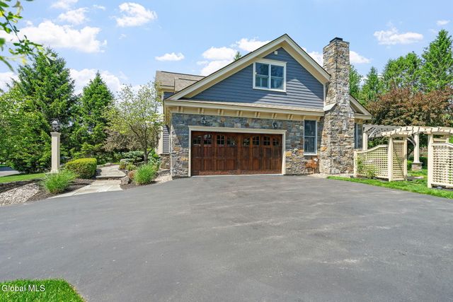 164 Kennewyck Circle, Guilderland, NY 12159
