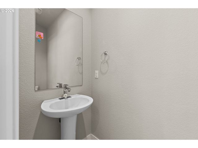 3700 NICHOLSON Rd, Vancouver, WA 98661