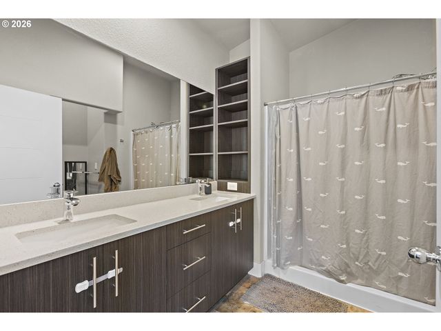 3700 NICHOLSON Rd, Vancouver, WA 98661