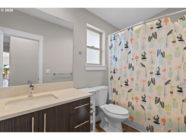 3700 NICHOLSON Rd, Vancouver, WA 98661