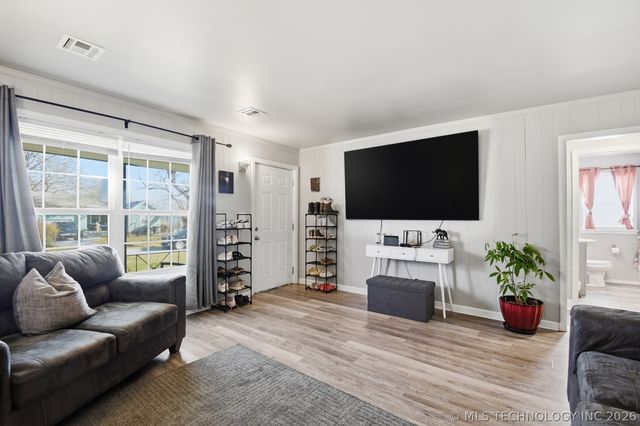 332 E Zion Street, Tulsa, OK 74106