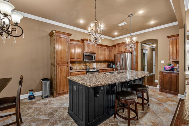 6021 Hardin Dr, Bryant, AR 72022