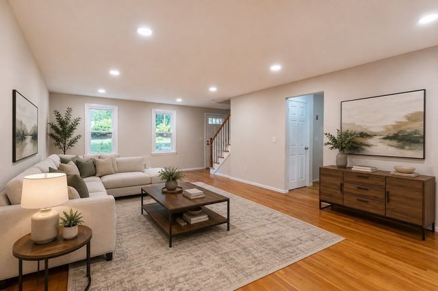 88 Forrest Rd, Westford, MA 01886