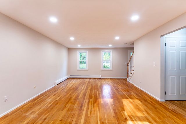 88 Forrest Rd, Westford, MA 01886