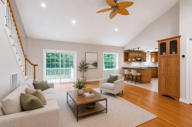 88 Forrest Rd, Westford, MA 01886