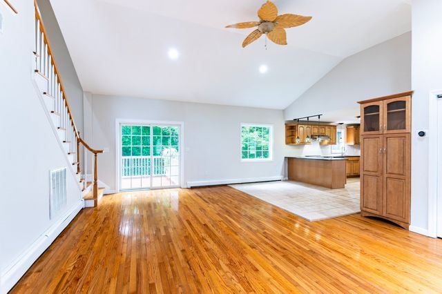 88 Forrest Rd, Westford, MA 01886