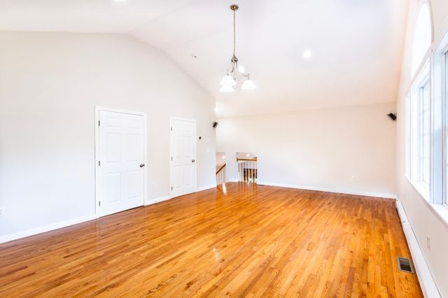 88 Forrest Rd, Westford, MA 01886