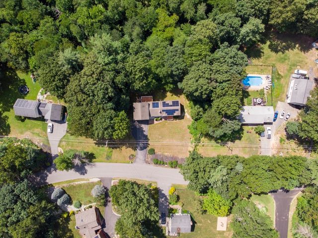 88 Forrest Rd, Westford, MA 01886