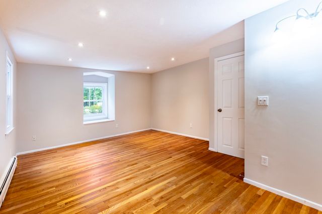 88 Forrest Rd, Westford, MA 01886