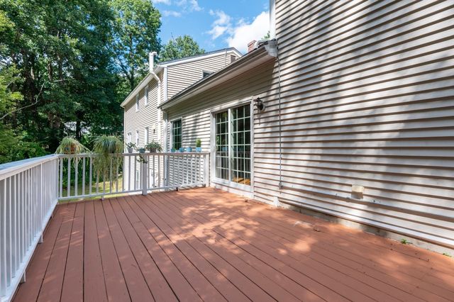88 Forrest Rd, Westford, MA 01886