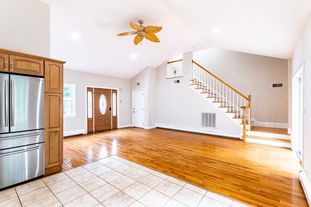 88 Forrest Rd, Westford, MA 01886