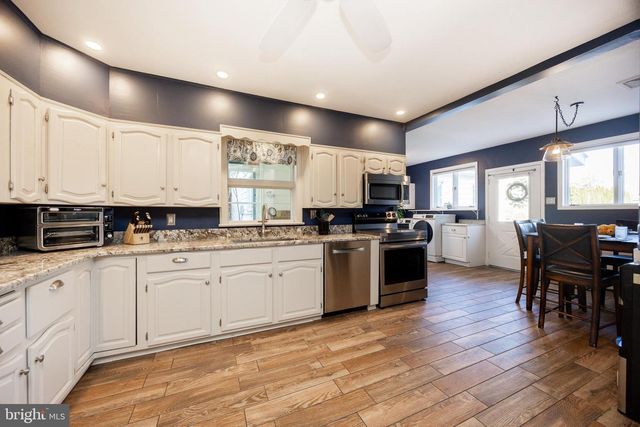 220 N NORRIS AVE, Phoenixville, PA 19460