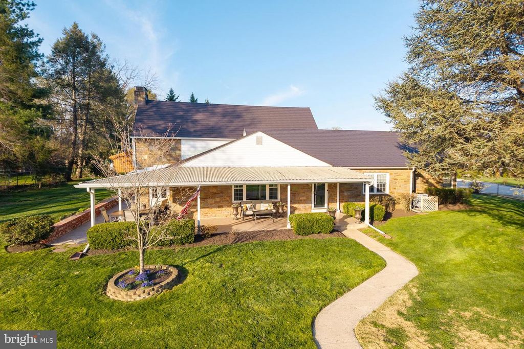 220 N NORRIS AVE, Phoenixville, PA 19460