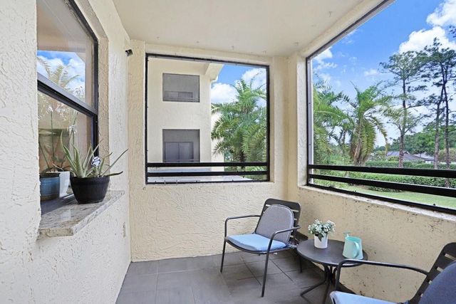 13602 S VILLAGE DRIVE 1205, Tampa, FL 33618