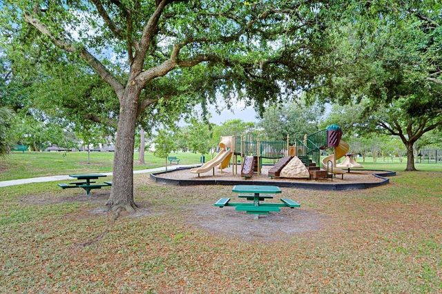 13602 S VILLAGE DRIVE 1205, Tampa, FL 33618