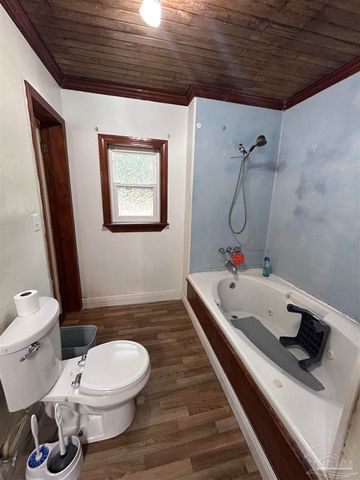 6500 Sanders St, Milton, FL 32570