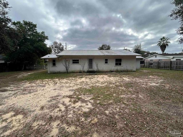 6500 Sanders St, Milton, FL 32570