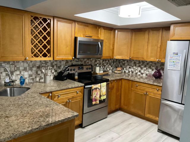 64 Canterbury Lane, Tamarac, FL 33319