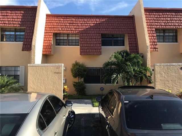 64 Canterbury Lane, Tamarac, FL 33319