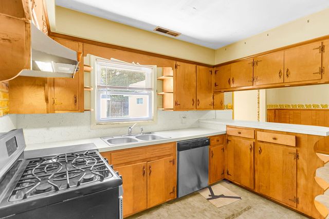 5433 Pennsylvania Avenue, North Charleston, SC 29406