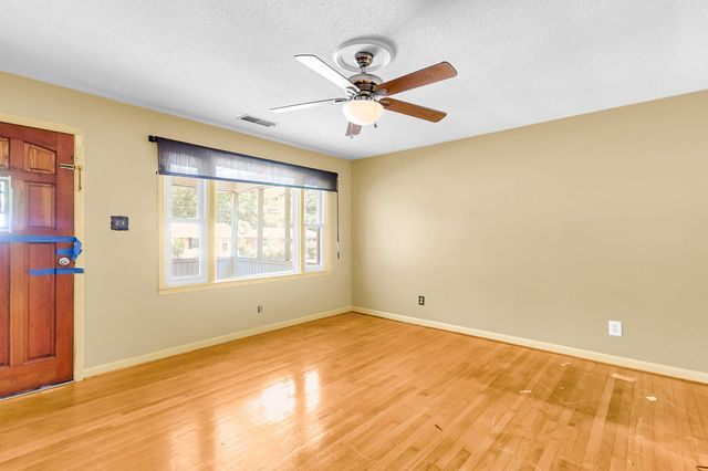 5433 Pennsylvania Avenue, North Charleston, SC 29406