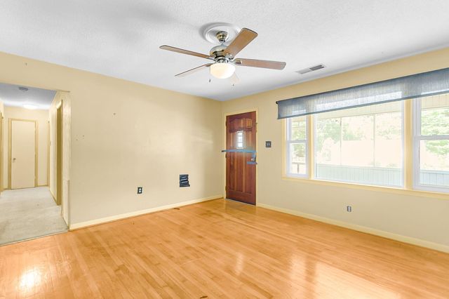 5433 Pennsylvania Avenue, North Charleston, SC 29406