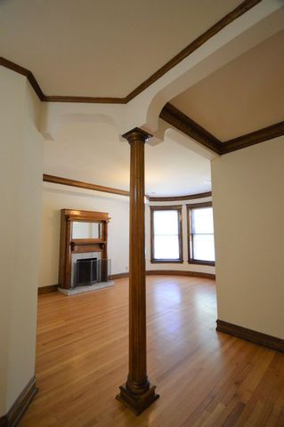849 W Sheridan Road 1, Chicago, IL 60613