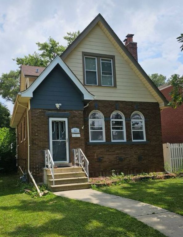 923 MANCHESTER Avenue, Westchester, IL 60154