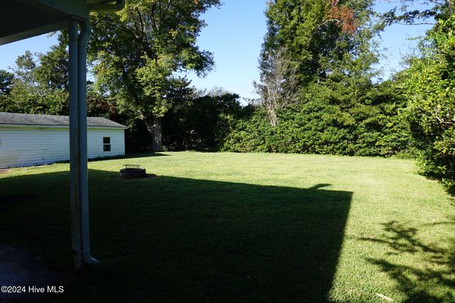 407 Seminole Trail, Jacksonville, NC 28540