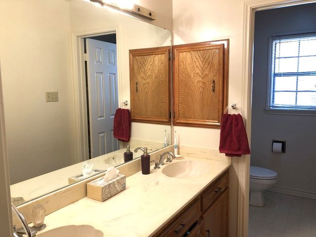 1006 Oakhaven, College Station, TX 77840