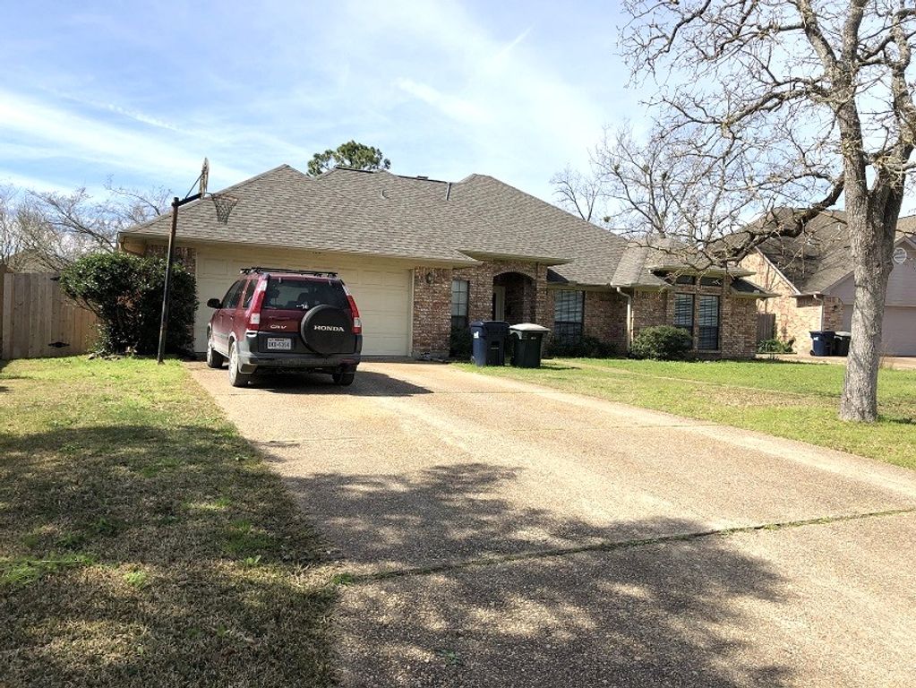 1006 Oakhaven, College Station, TX 77840