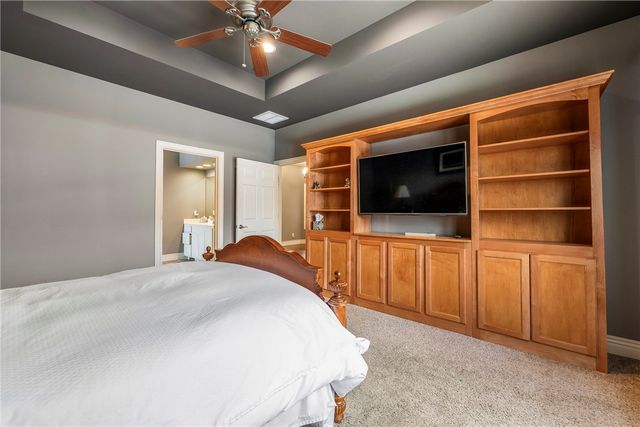 24 Kirkliston Lane, Bella Vista, AR 72715