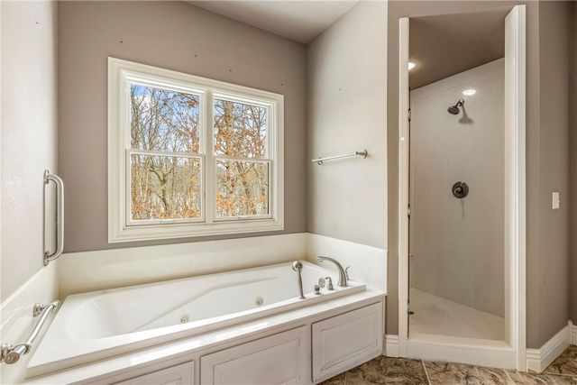 24 Kirkliston Lane, Bella Vista, AR 72715