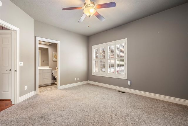 24 Kirkliston Lane, Bella Vista, AR 72715