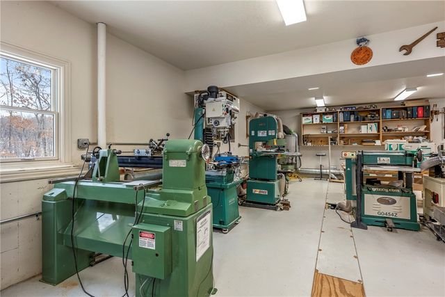 24 Kirkliston Lane, Bella Vista, AR 72715