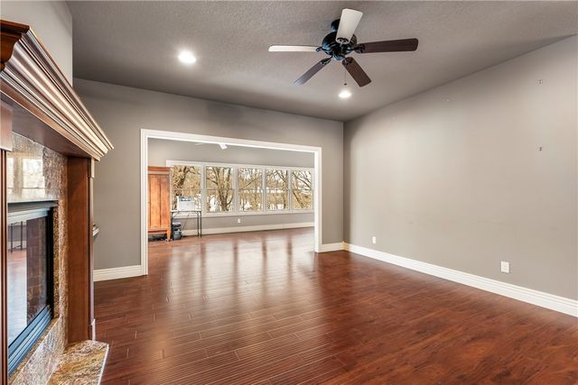 24 Kirkliston Lane, Bella Vista, AR 72715