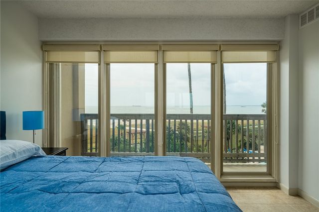 4000 Surfside Blvd 206, Corpus Christi, TX 78402