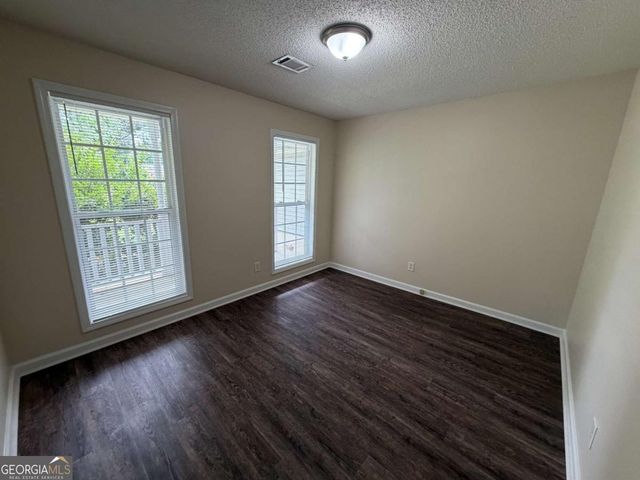 211 Ravenwood Court, Bethlehem, GA 30620