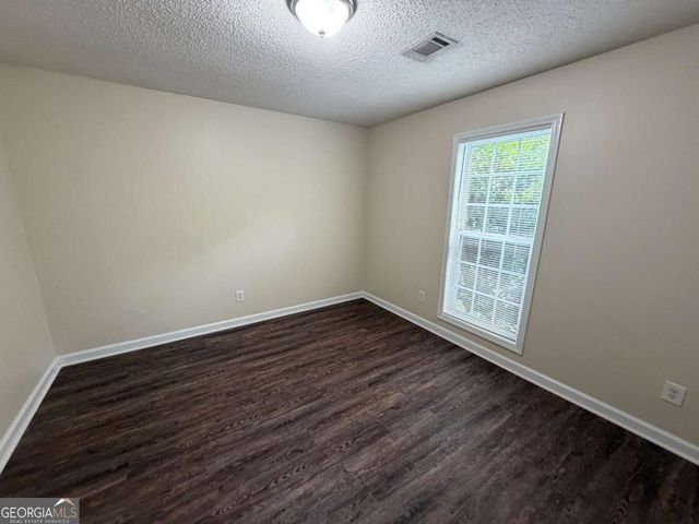 211 Ravenwood Court, Bethlehem, GA 30620