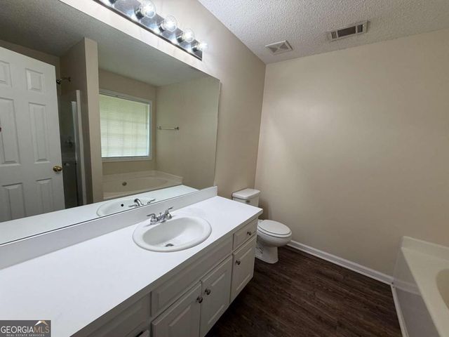 211 Ravenwood Court, Bethlehem, GA 30620